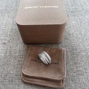David Yurman Crossover Ring
Sterling Silver with Diamonds, 12mm